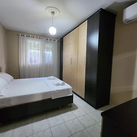 Eden Apartment *